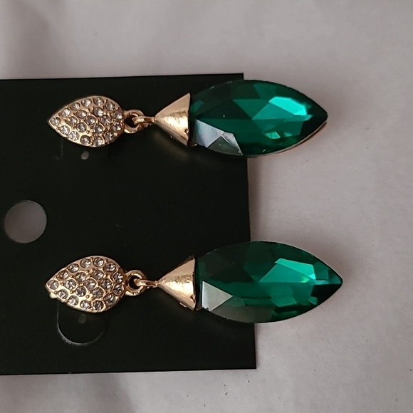 Saks Fifth Avenue Emerald Green Dangle Earrings - Prom, Homecoming, Formal - Picture 10 of 13